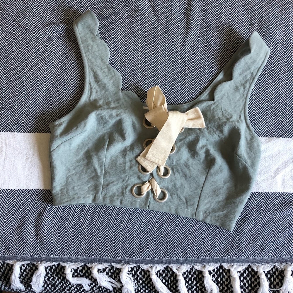 NWOT Lush crop top sz S